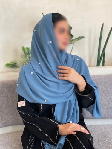 طرحة سماوي بالخرز الابيض