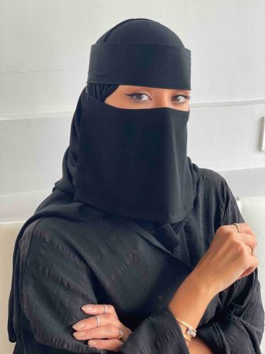 نقاب قصير