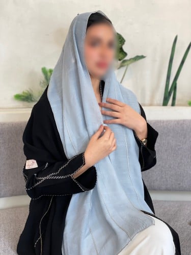 طرحة سماوي واسود