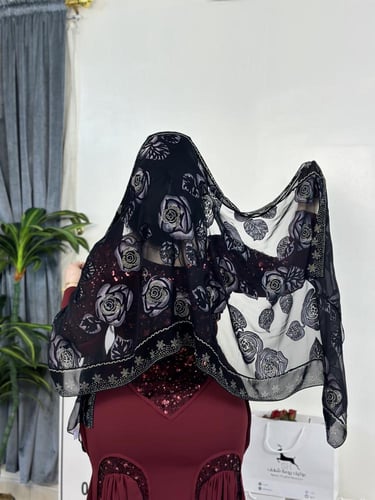 طرحة لون فضي