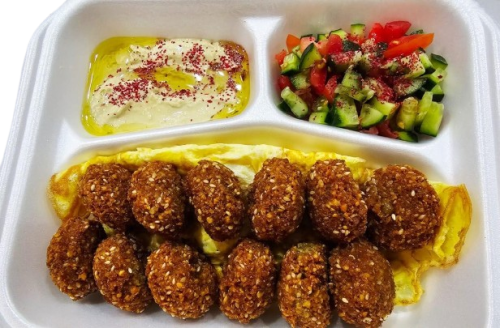 صحن مشكل مع بطاطس