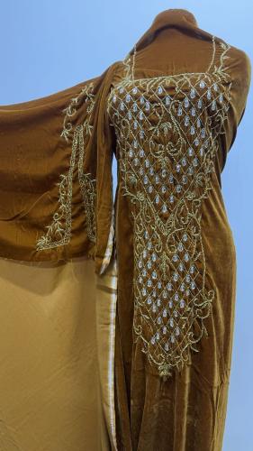 مخمل تطريز يدوي امام كامل واكمام