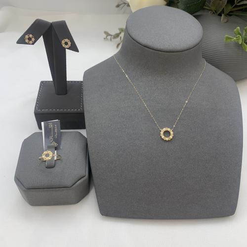 نص طقم إيطالي تصميم الألماس عيار 18 الوزن 2.4