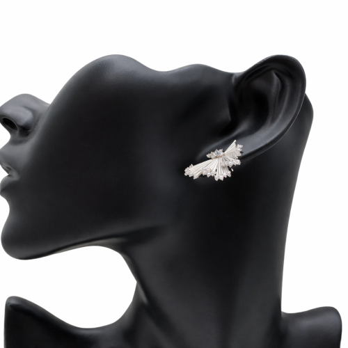 حلق إيطالي تصميم الألماس عيار 18 الوزن 3.4