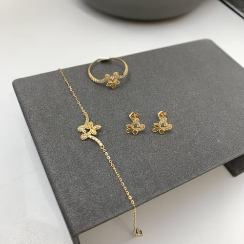 طقم ناعم تصميم الألماس عيار 18 الوزن 6.2