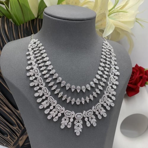 طقم شبكه ذهب تصميم الألماس عيار 18 الوزن 59