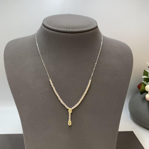 طقم ذهب ابيض تصميم الألماس بالفانسي عيار 18 الوزن...