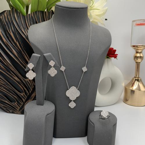 نص طقم إيطالي تصميم الألماس عيار 18 الوزن 20.2