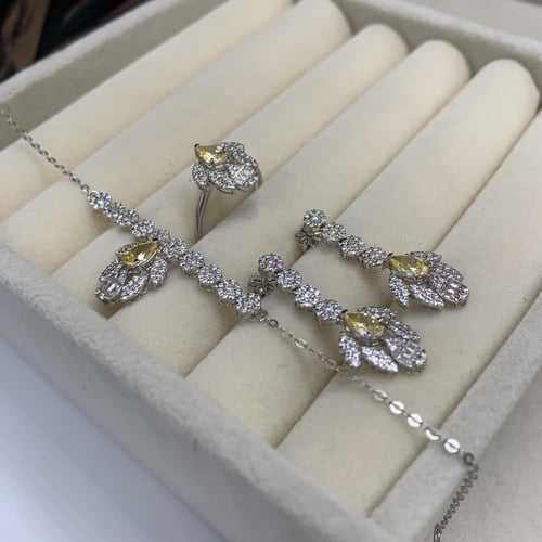 طقم شبكه ذهب تصميم الألماس بالفانسي عيار 18 الوزن...