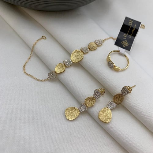 طقم الحجري تصميم الألماس عيار 18 الوزن 22.1