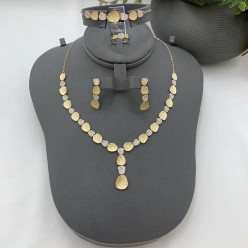 طقم الحجري تصميم الألماس عيار 18 الوزن 22.1