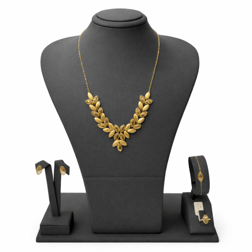 Pure gold set, 21 karat, weight 18.6 grams