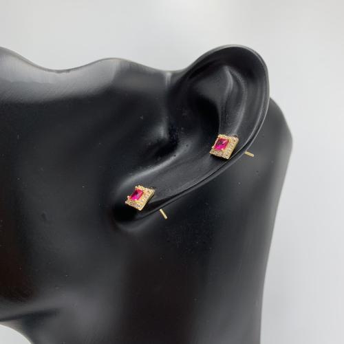 حلق ناعم باللون الأحمر عيار 18