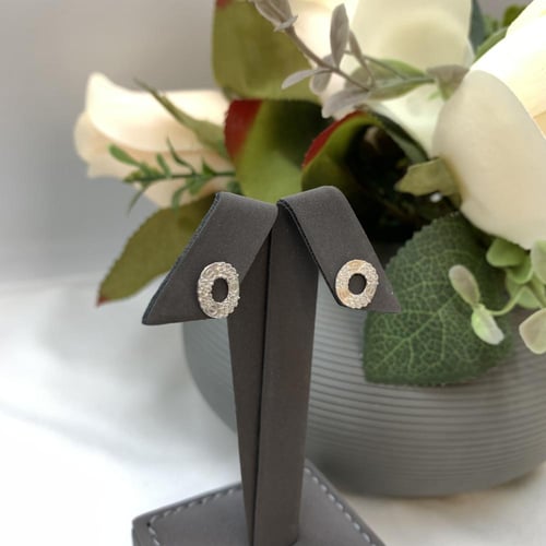 طقم ذهب ابيض تصميم الألماس ناعم عيار 18 الوزن 3.6