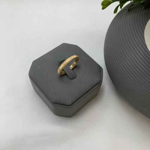 دبله إيطالي تصميم الألماس عيار 18 مقاس 7 ونص الوزن...