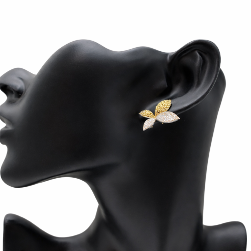 حلق إيطالي تصميم الألماس عيار 18 الوزن 3.3