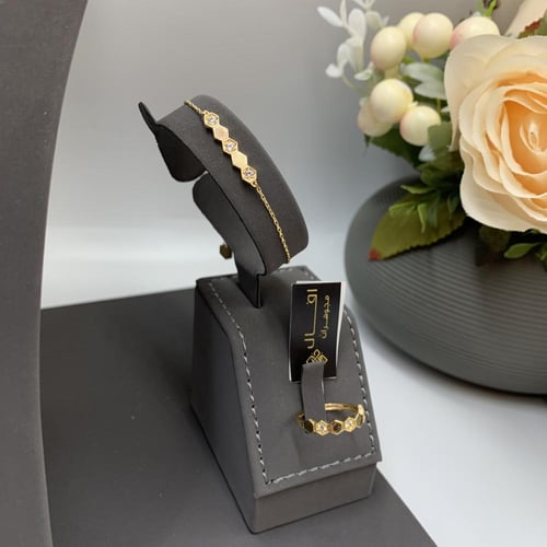 طقم إيطالي تصميم الألماس عيار 18 الوزن 10.4