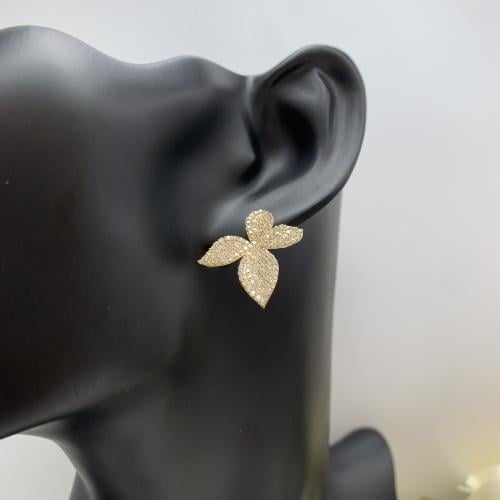 حلق إيطالي تصميم الألماس عيار 18 الوزن 4.2