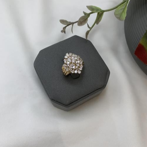 خاتم إيطالي تصميم الألماس عيار 18 الوزن 4.4