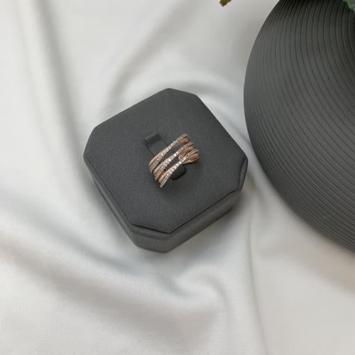 خاتم إيطالي روز قولد عيار 18 تصميم الألماس