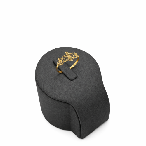 خاتم ذهب عيار 21 – وزن 0.5 جرام بتصميم ورد مفرغ أن...