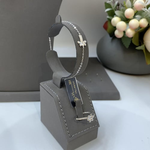 طقم ذهب ابيض ناعم تصميم الألماس عيار 18 الوزن 6.9