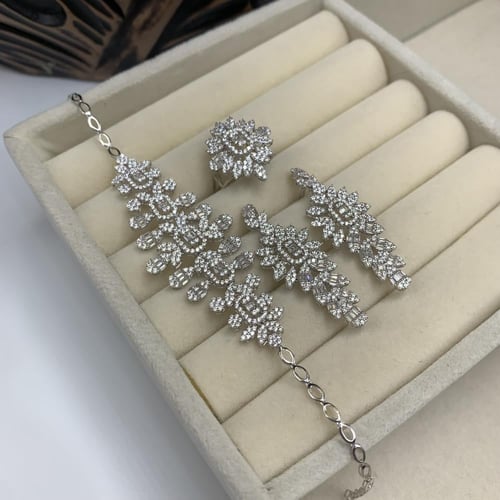 طقم شبكه ذهب تصميم الألماس عيار 18 الوزن 59