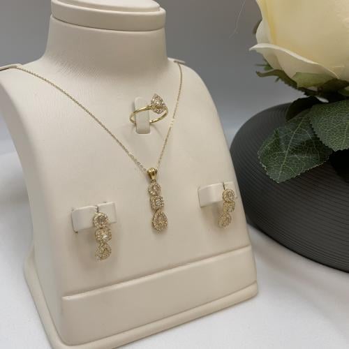 نص طقم ناعم تصميم الألماس عيار 18 الوزن 5.3