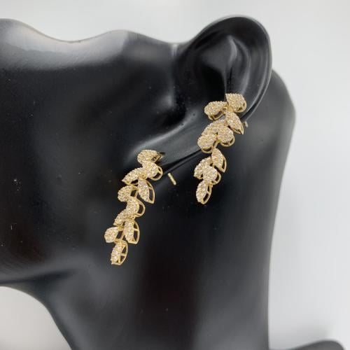 حلق تصميم الألماس عيار 18