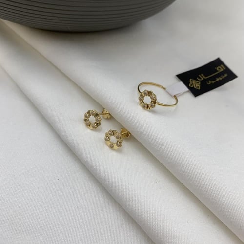 نص طقم إيطالي تصميم الألماس عيار 18 الوزن 2.4