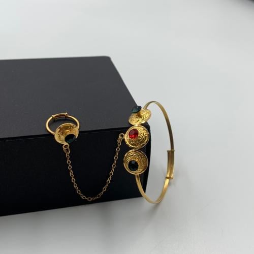 كف أطفال شرقي عيار 21 الوزن 5.08