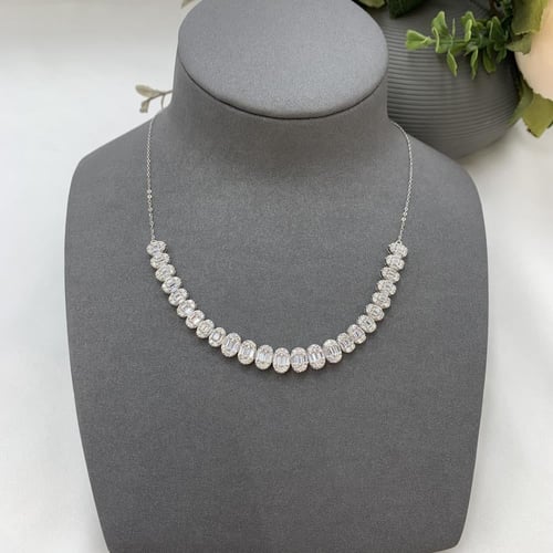 نص طقم ذهب ابيض تصميم الألماس عيار 18 الوزن 11.9