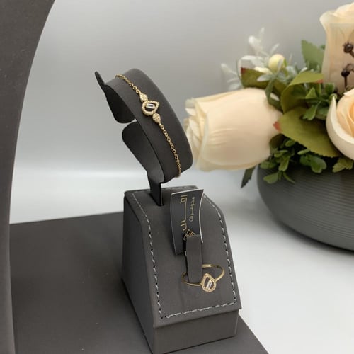 طقم ناعم تصميم. الألماس عيار 18 الوزن 6.2