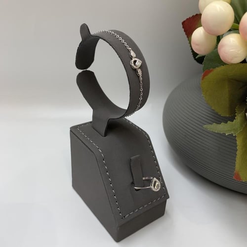 طقم ذهب ابيض تصميم الألماس عيار 18 الوزن 6.2