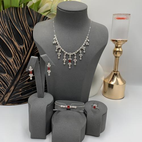 طقم شبكه ذهب تصميم الألماس عيار 18 الوزن 13.9