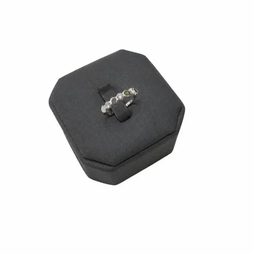 Italian ring with 18-carat diamond design