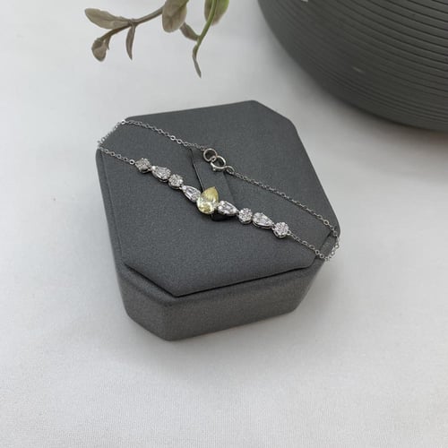 طقم ذهب ابيض تصميم الألماس عيار 18 الوزن 11