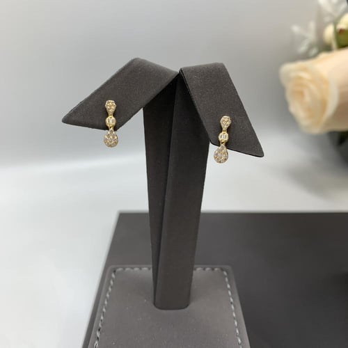 طقم ناعم تصميم. الألماس عيار 18 الوزن 6.2