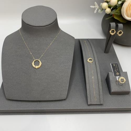 طقم إيطالي ناعم تصميم الألماس عيار 18 الوزن 7.2