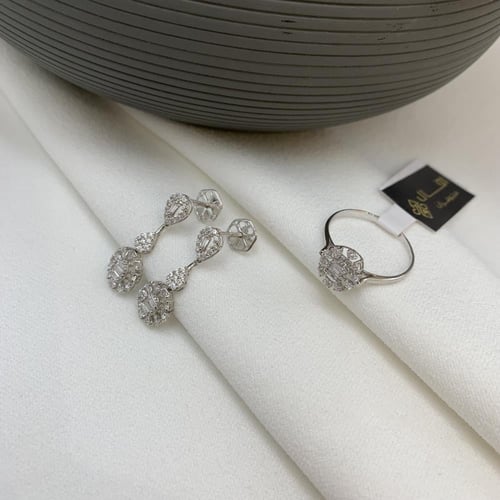 نص طقم ذهب ابيض تصميم الألماس عيار 18 الوزن 6.2