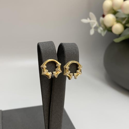 طقم إيطالي ناعم تصميم الألماس عيار 18 الوزن 7.1