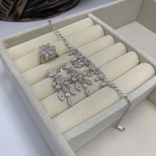 طقم شبكه ذهب تصميم الألماس عيار 18 الوزن 42.6