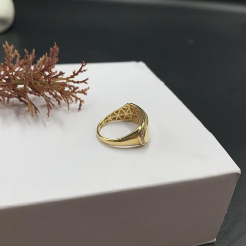 خاتم إيطالي ذهب اصفر تصميم الماس عيار 18 الوزن 3.1...