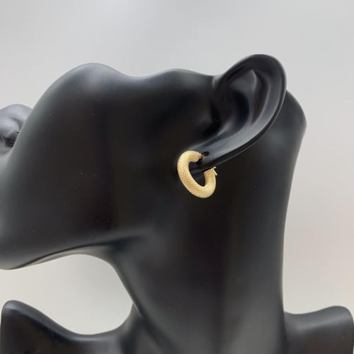 حلق دائري ذهب صافي عيار 18 الوزن 2.1