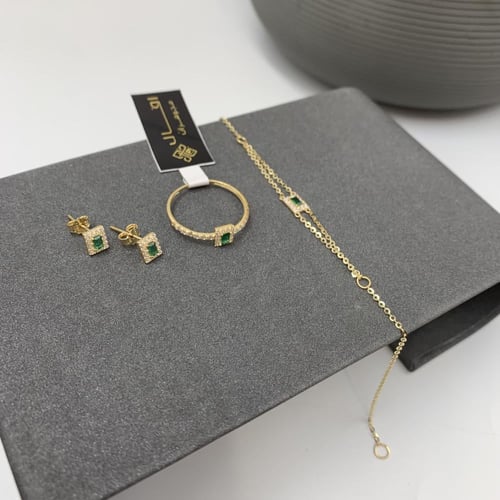 طقم ناعم تصميم الألماس عيار 18 الوزن 5.1