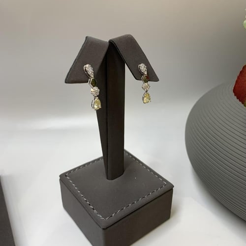 طقم شبكه تصميم الألماس ذهب ابيض عيار 18 الوزن 10.6