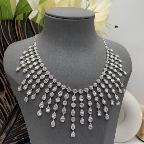 طقم شبكه ذهب تصميم الألماس عيار 18 الوزن 40.8