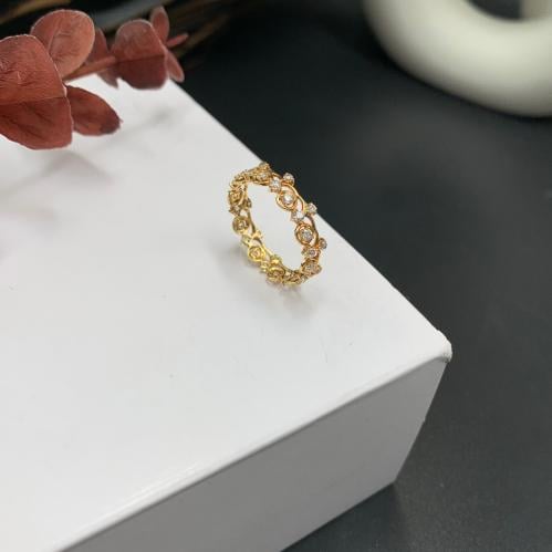 دبله تصميم الألماس عيار 18 مقاس 7 ونص الوزن 1.7