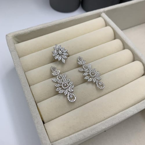 طقم شبكه ذهب تصميم الألماس عيار 18 الوزن 34.4