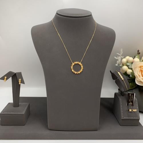 طقم إيطالي تصميم الألماس عيار 18 الوزن 10.4